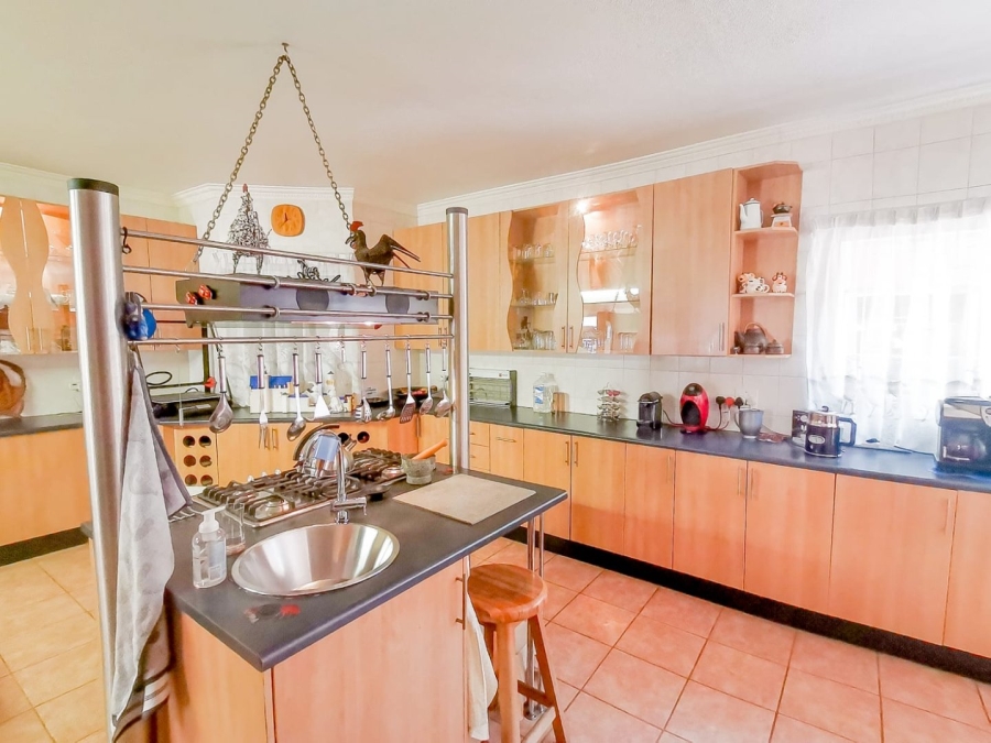 7 Bedroom Property for Sale in Parklands Western Cape